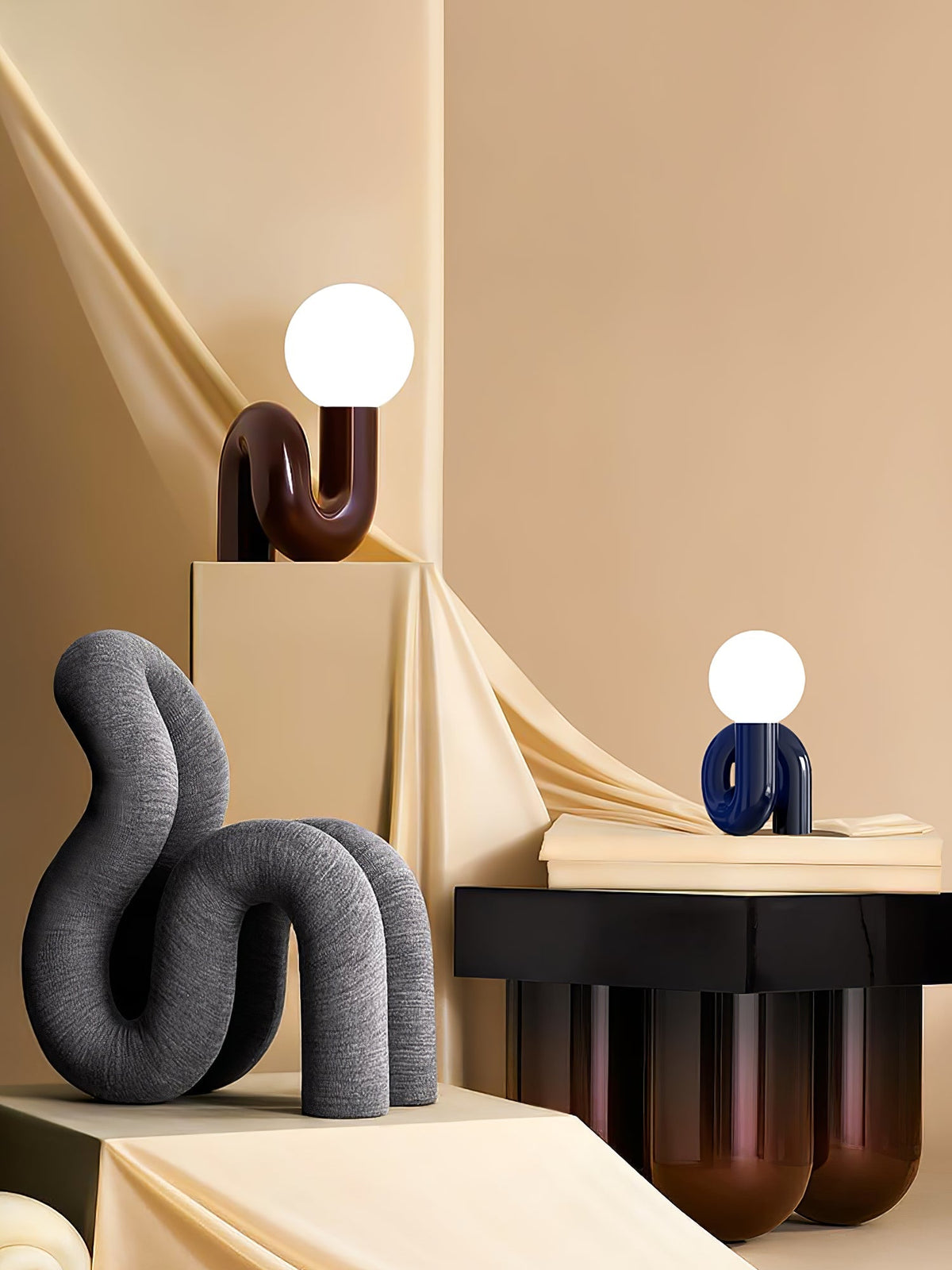 Soreeon Tischlampe Playful N-Form in Weiß