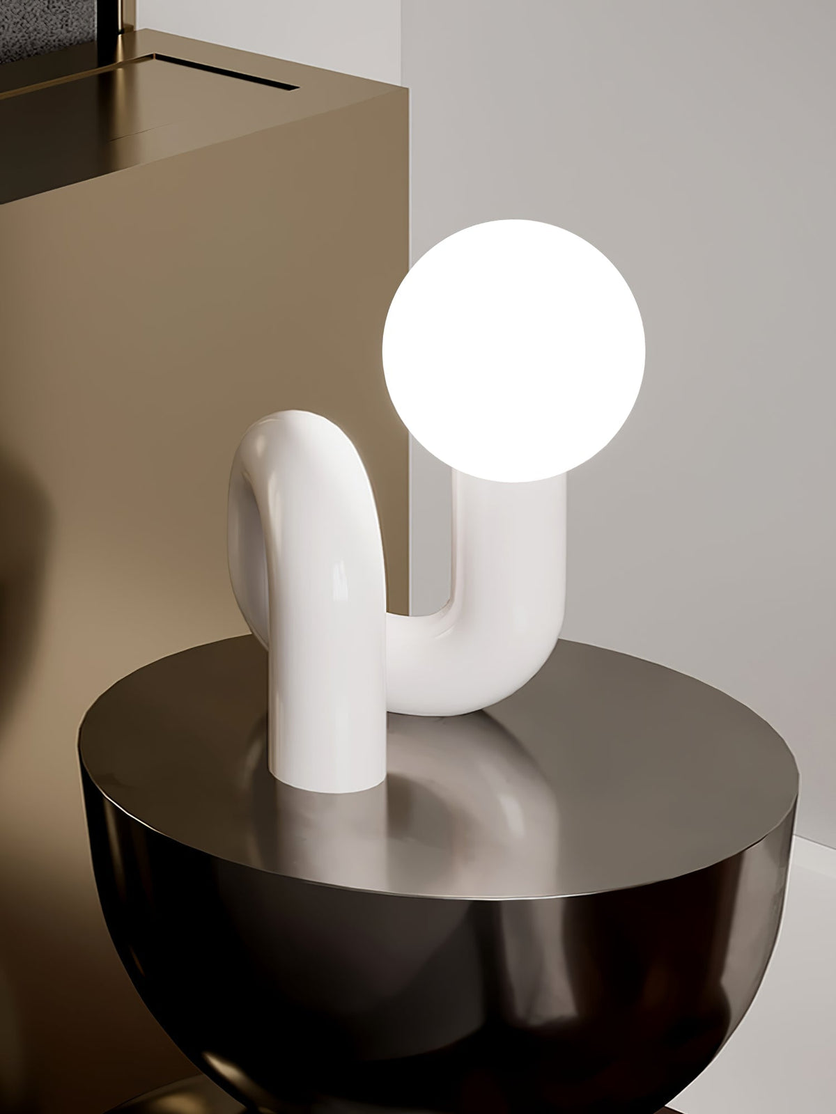 Soreeon Tischlampe Playful N-Form in Weiß