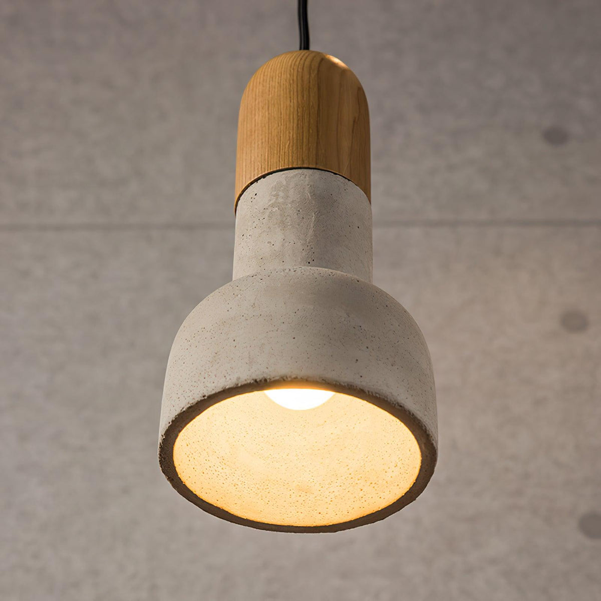 Trio Rustic Pendelleuchte aus Holz in Hellgrau