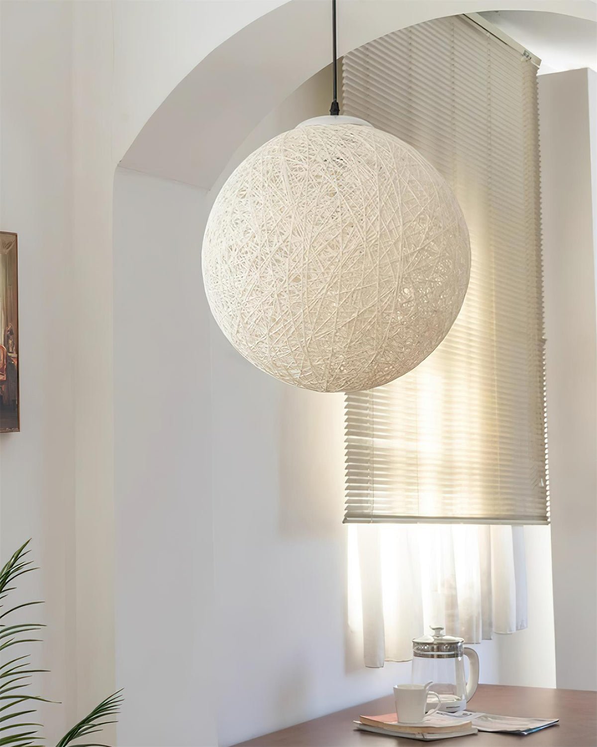Cashae zeitgenössische minimalistische Pendelleuchte mit Kugelschirm