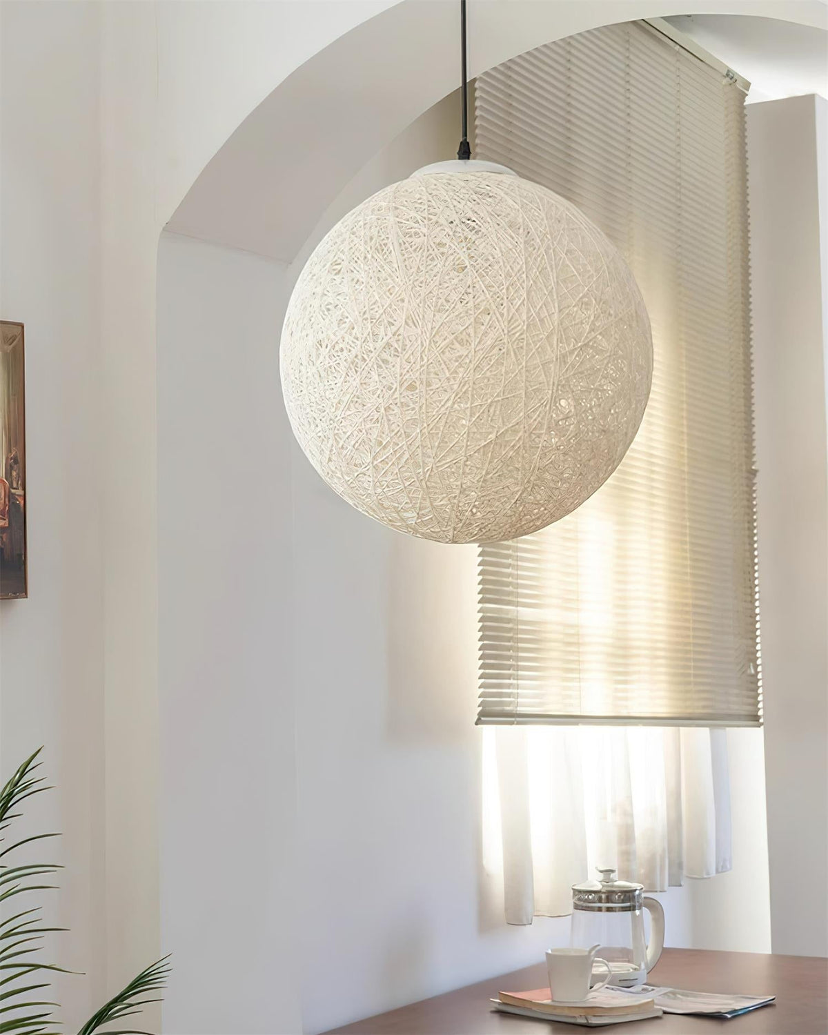 Cashae zeitgenössische minimalistische Pendelleuchte mit Kugelschirm