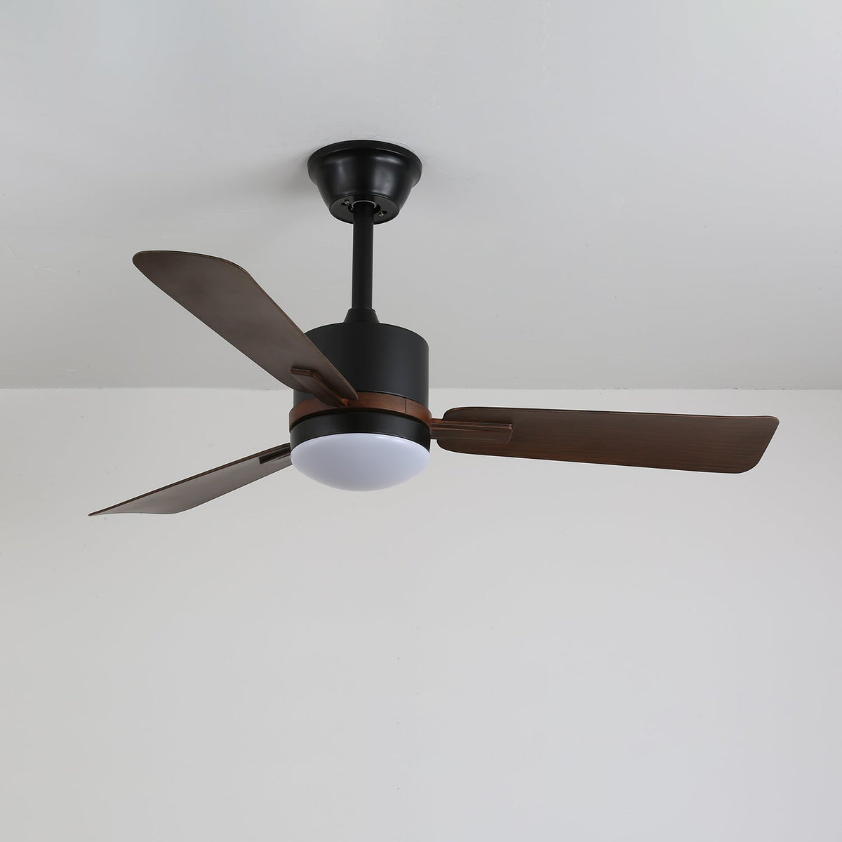 Zeyra Moderner Holz-Deckenventilator mit Beleuchtung