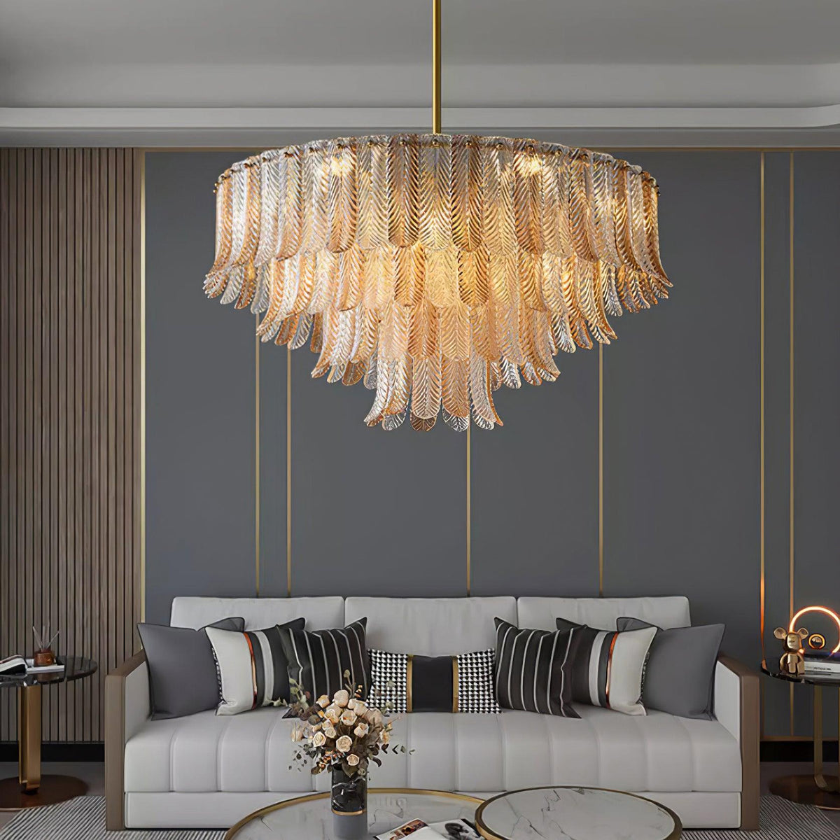 Liorelena Kronleuchter aus Glas in Blattform mit Gold-Finish und verjüngtem Design