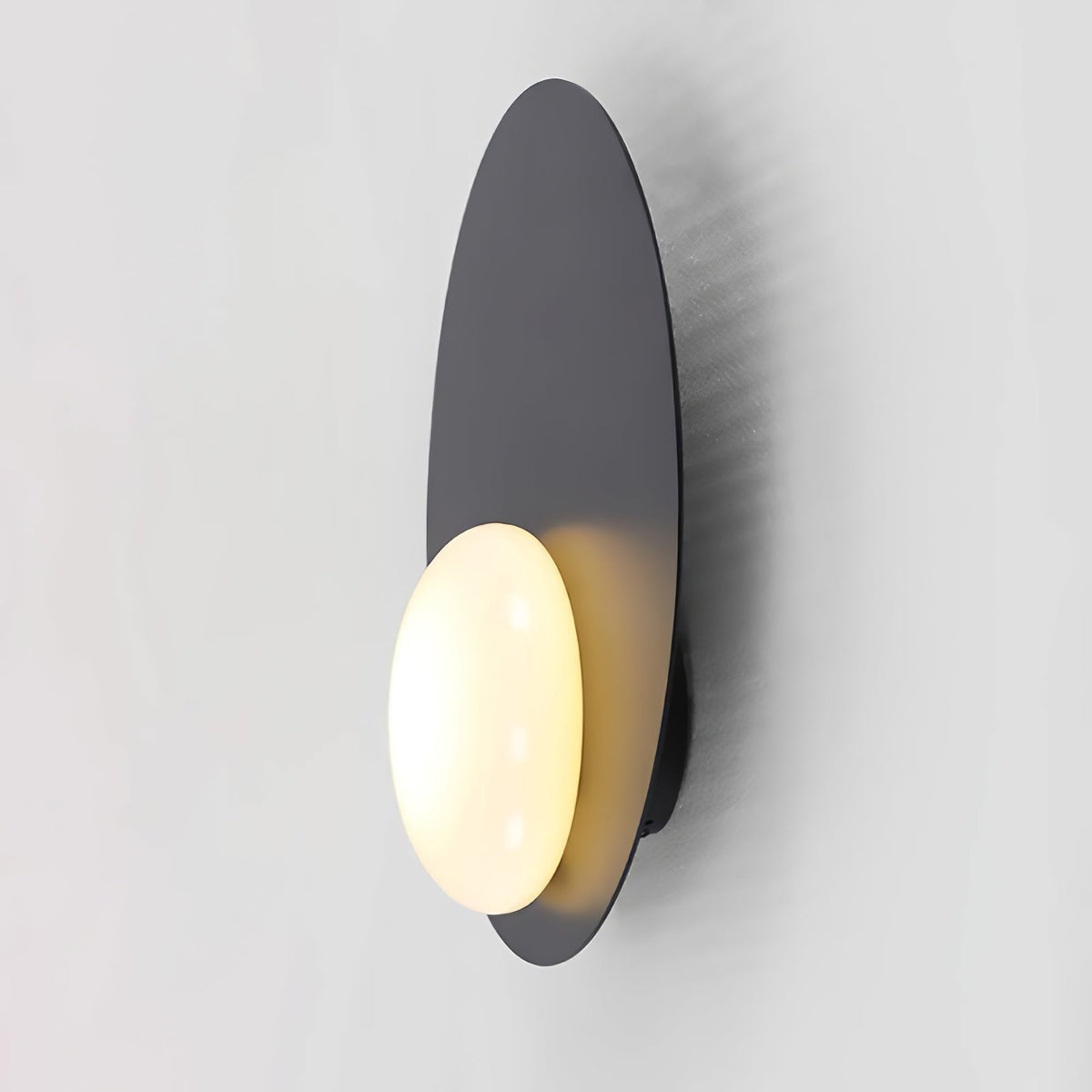 Ivsolion zeitgenössische minimalistische Wandleuchte aus Glas mit schräger Ausrichtung