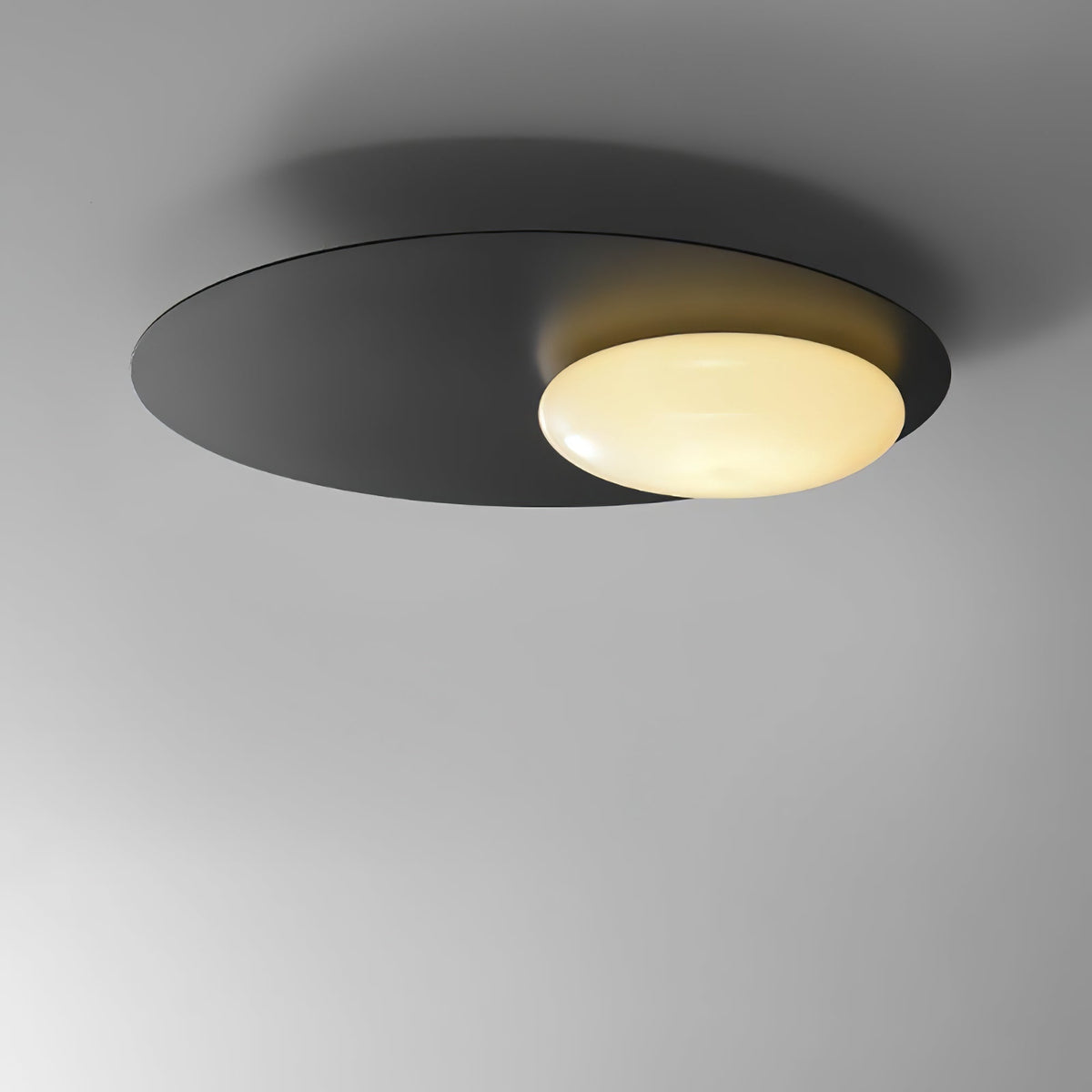 Ivsolion zeitgenössische minimalistische Wandleuchte aus Glas mit schräger Ausrichtung