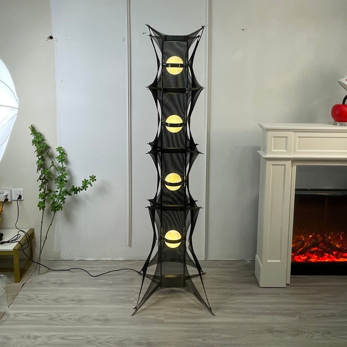 Miroia moderne Stehleuchte