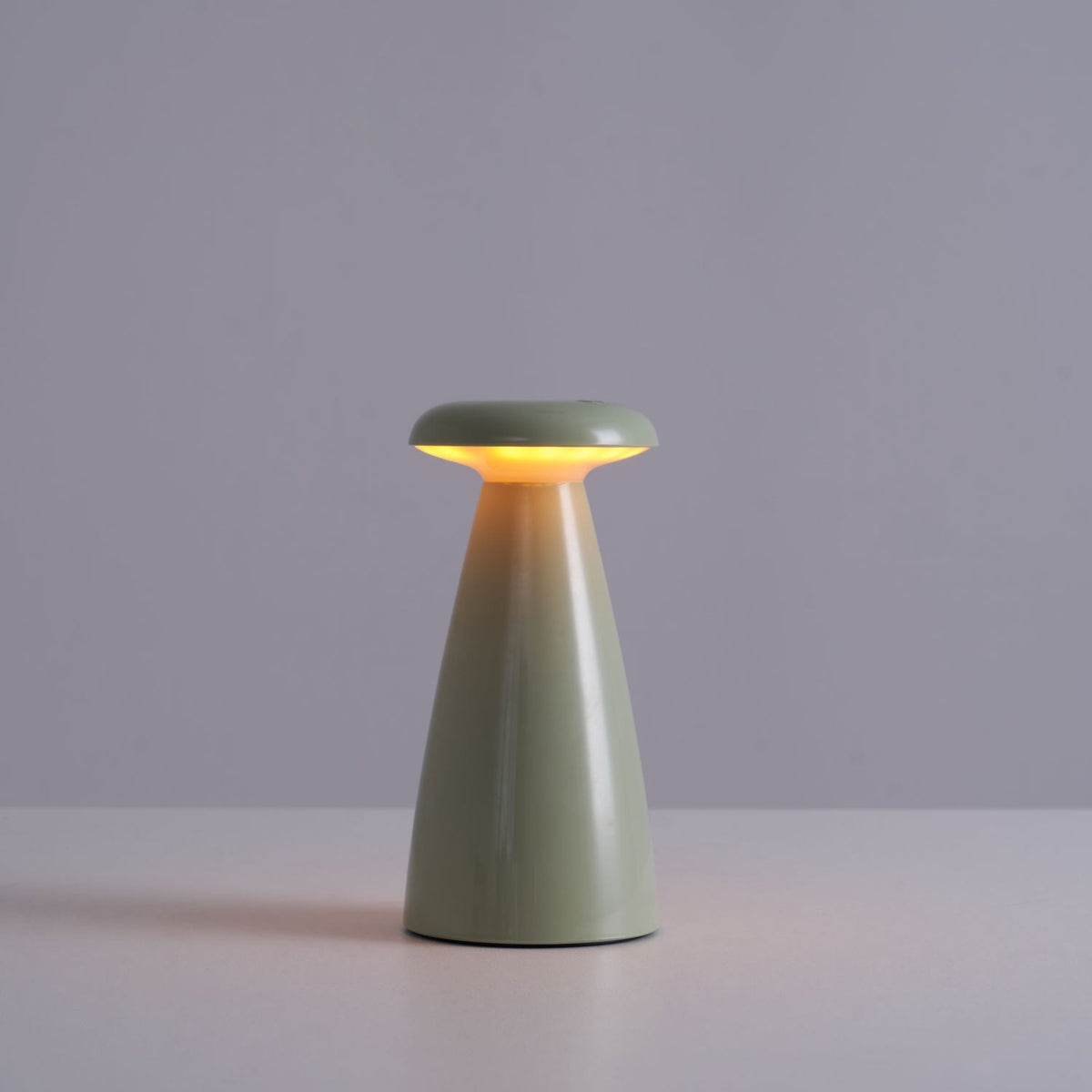 Mushroove Keramik-Tischleuchte im minimalistischen Stil in Grau