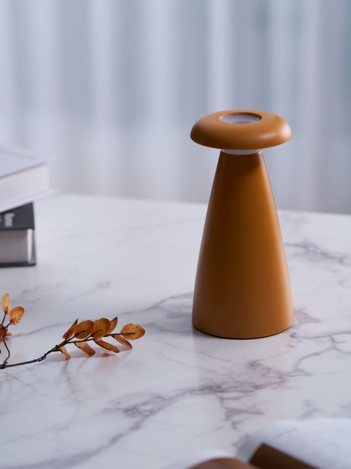 Mushroove Keramik-Tischleuchte im minimalistischen Stil in Grau