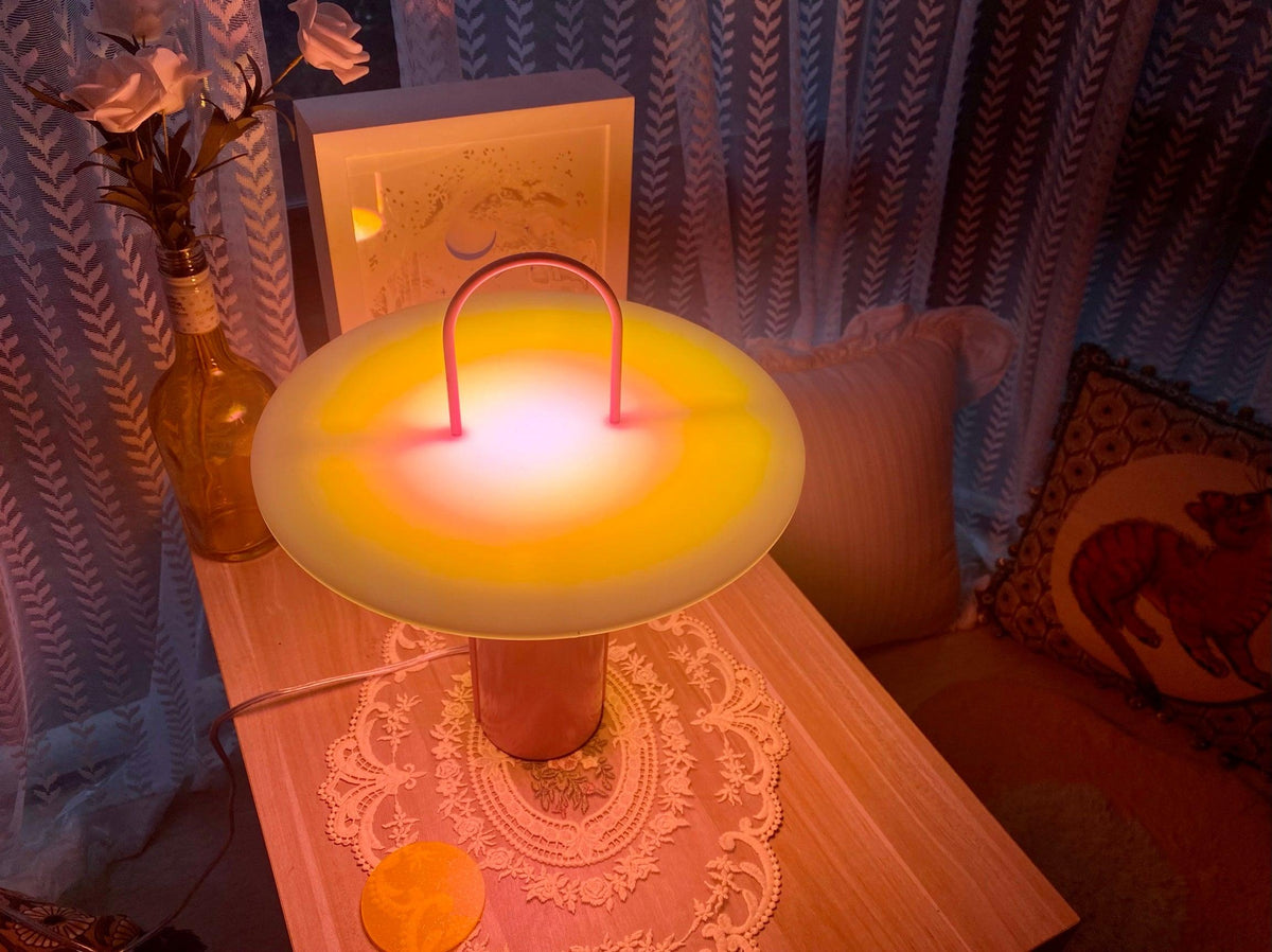 Hattie moderne Tischlampe
