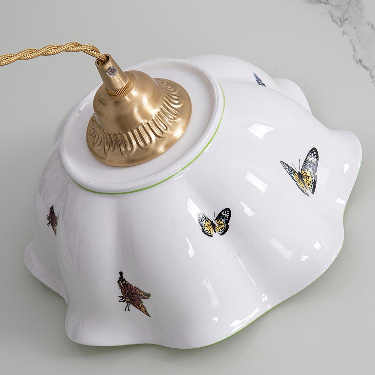 Lumina Pendelleuchte aus Keramik mit Blütenblatt-Schirm und handbemalten Schmetterlingen im Vintage-Stil