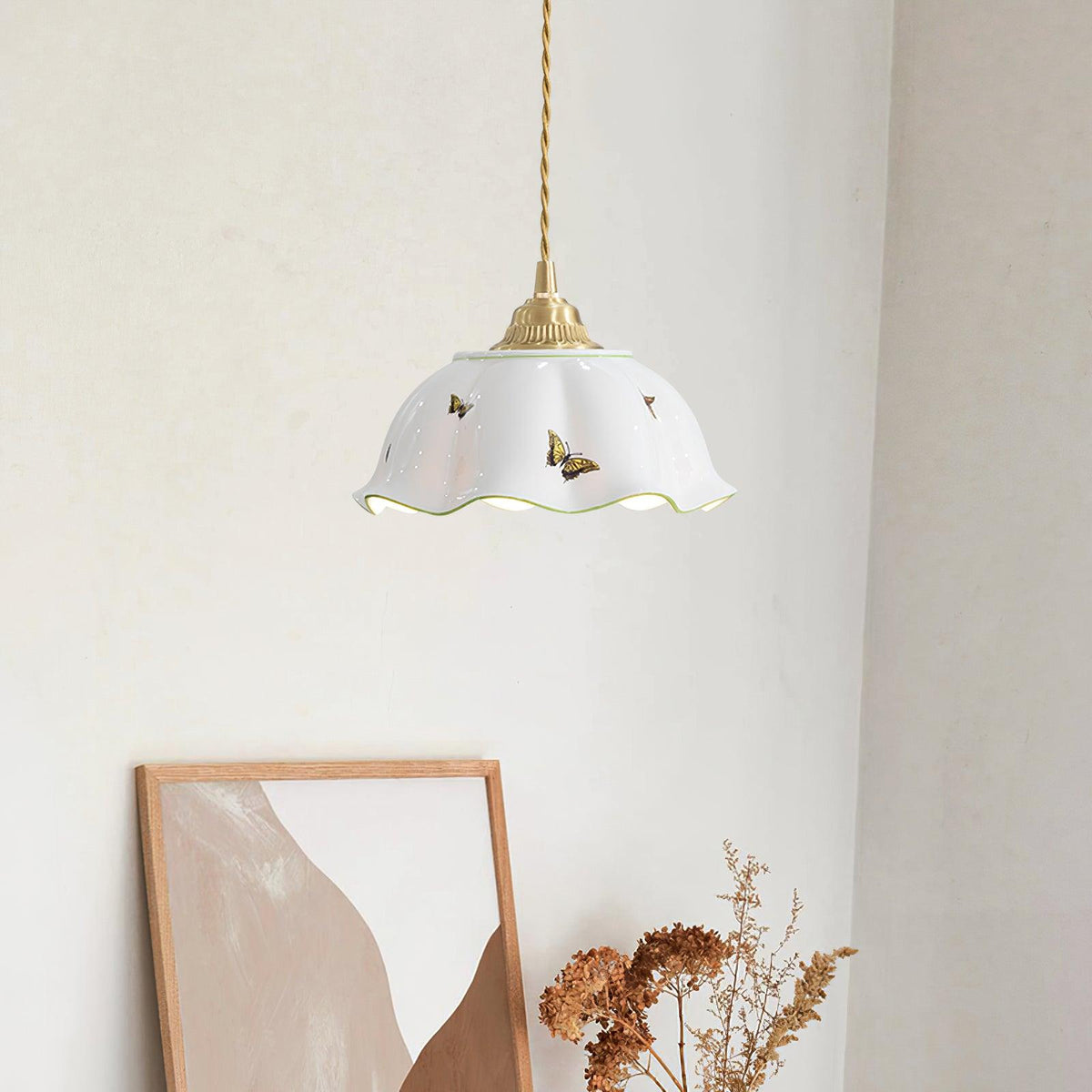 Lumina Pendelleuchte aus Keramik mit Blütenblatt-Schirm und handbemalten Schmetterlingen im Vintage-Stil