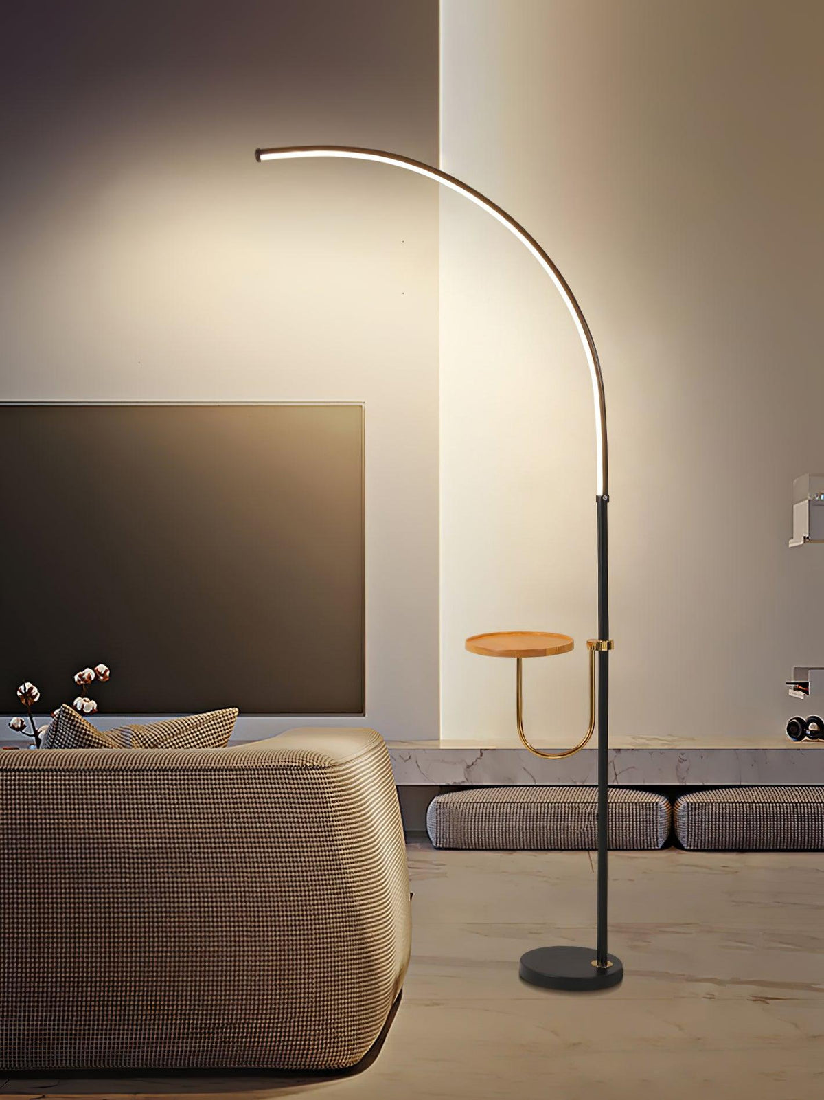 Tild Stehleuchte aus Holz und Silikon im minimalistischen Design