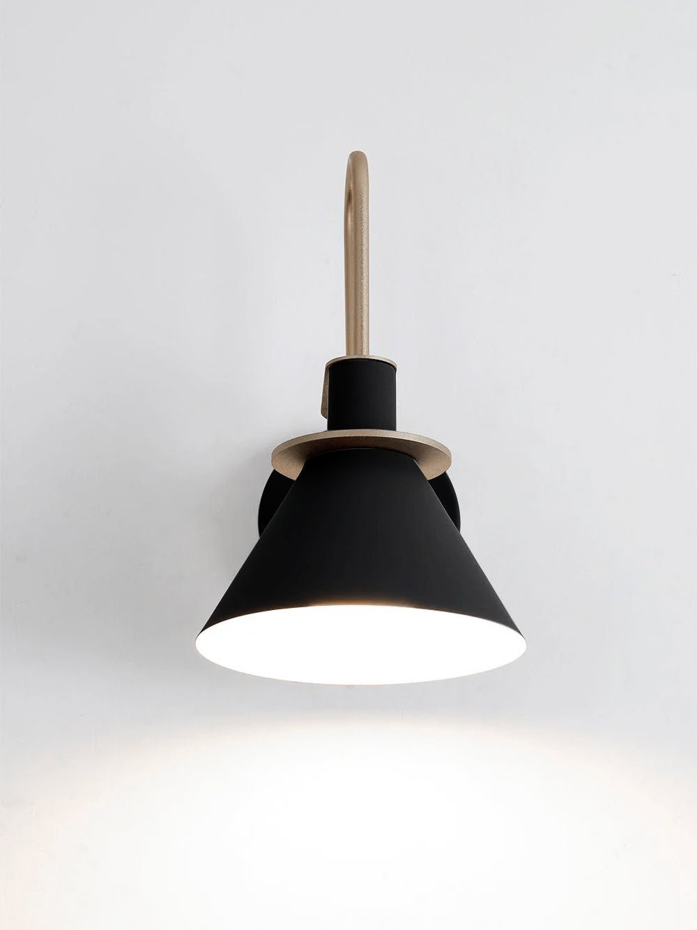 Solerine Wandleuchte Schwarz Gold Minimalistisch