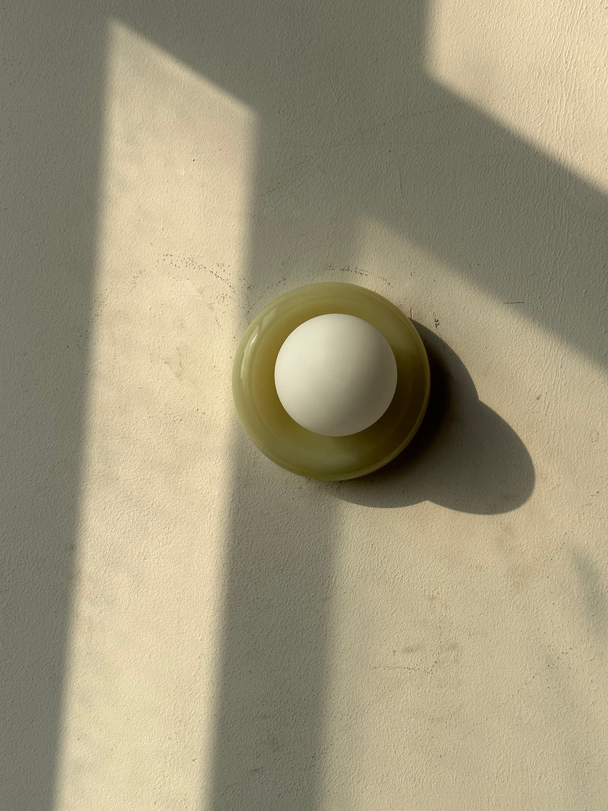 Cemaros Jade-Glas-Wandleuchte in Grün