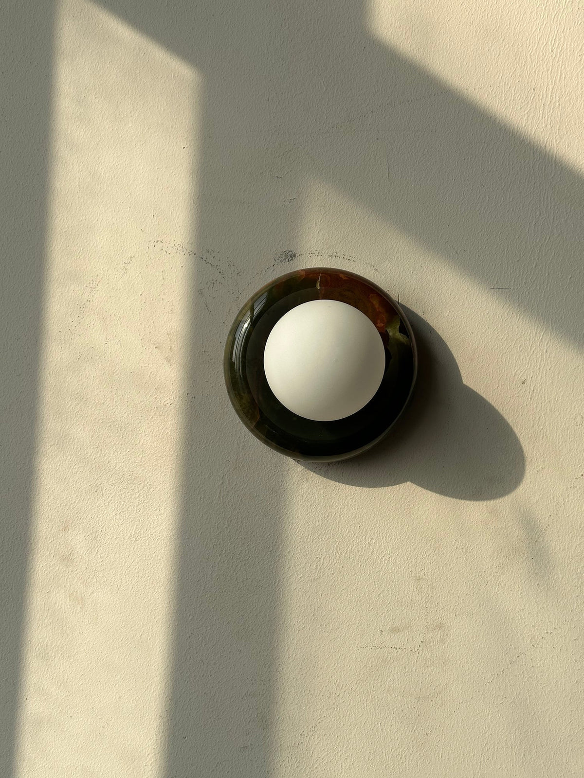 Cemaros Jade-Glas-Wandleuchte in Grün