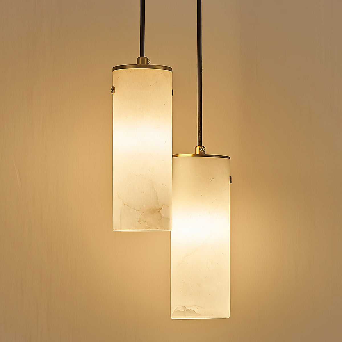 Lyvina vertikale Pendelleuchte aus Alabaster