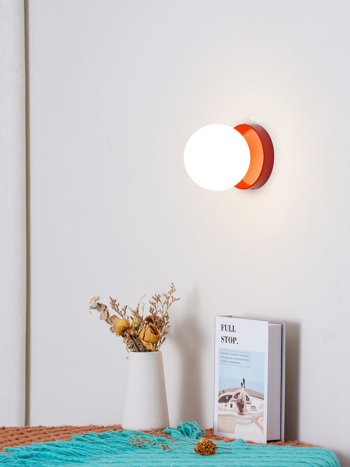 Celarella zeitgenössische minimalistische Wandleuchte aus Glas