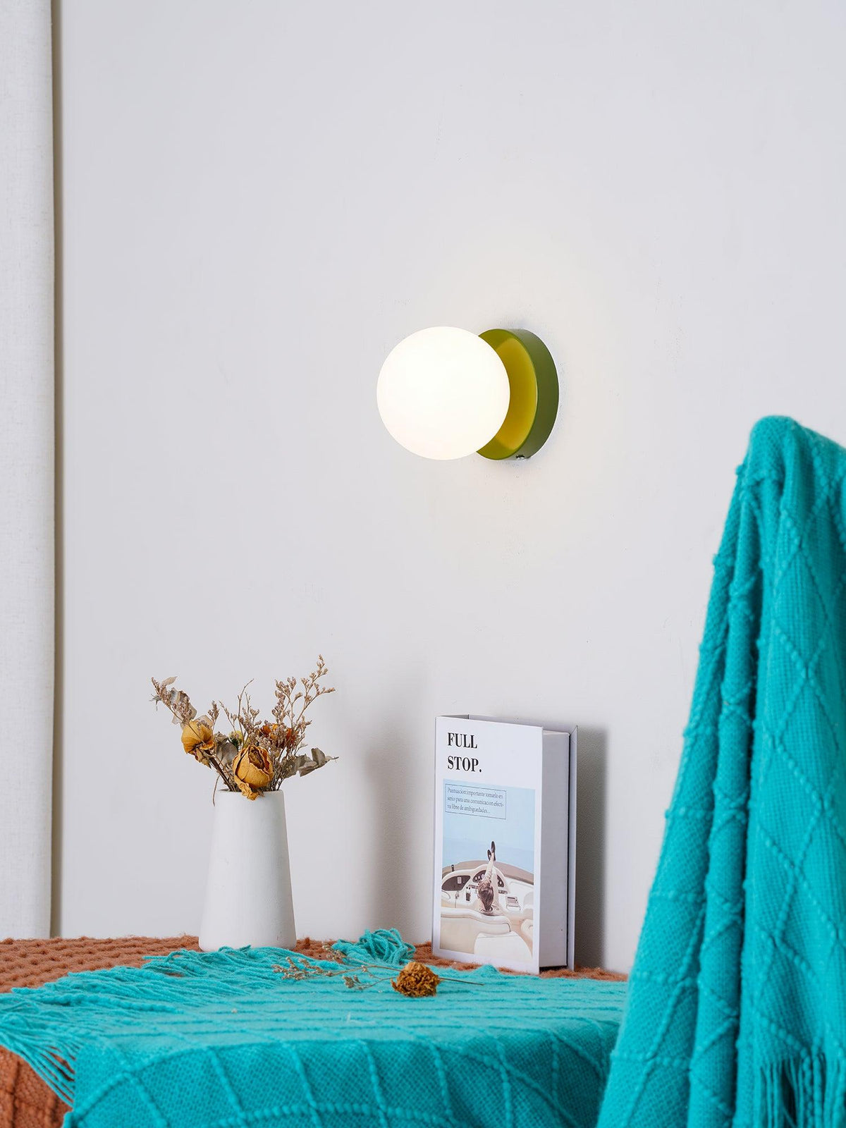 Celarella zeitgenössische minimalistische Wandleuchte aus Glas