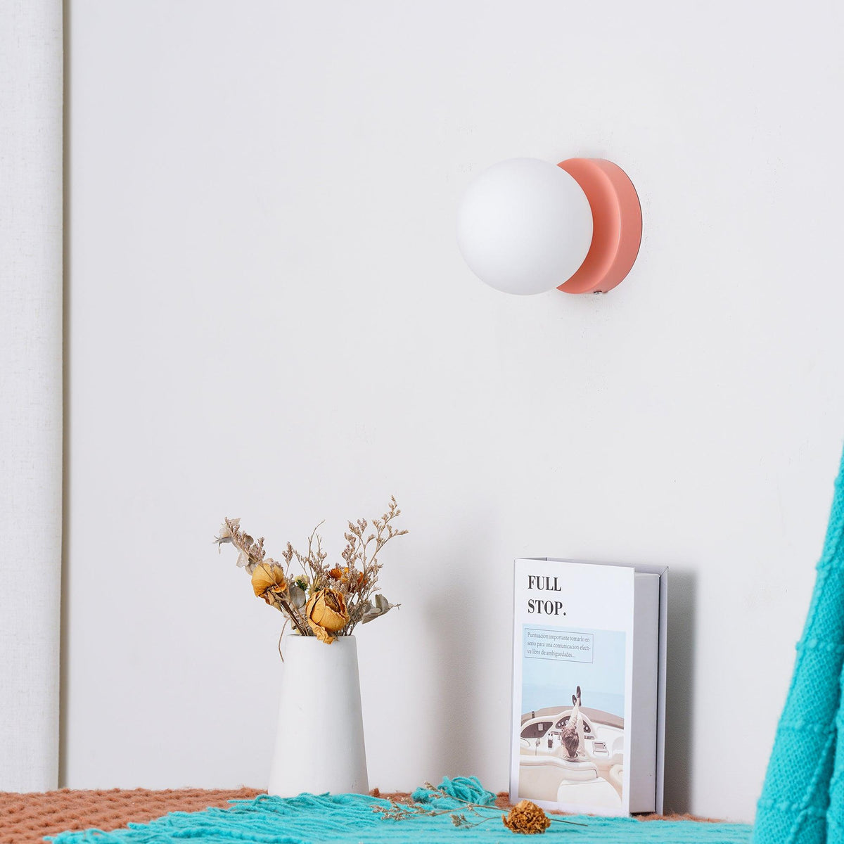 Celarella zeitgenössische minimalistische Wandleuchte aus Glas
