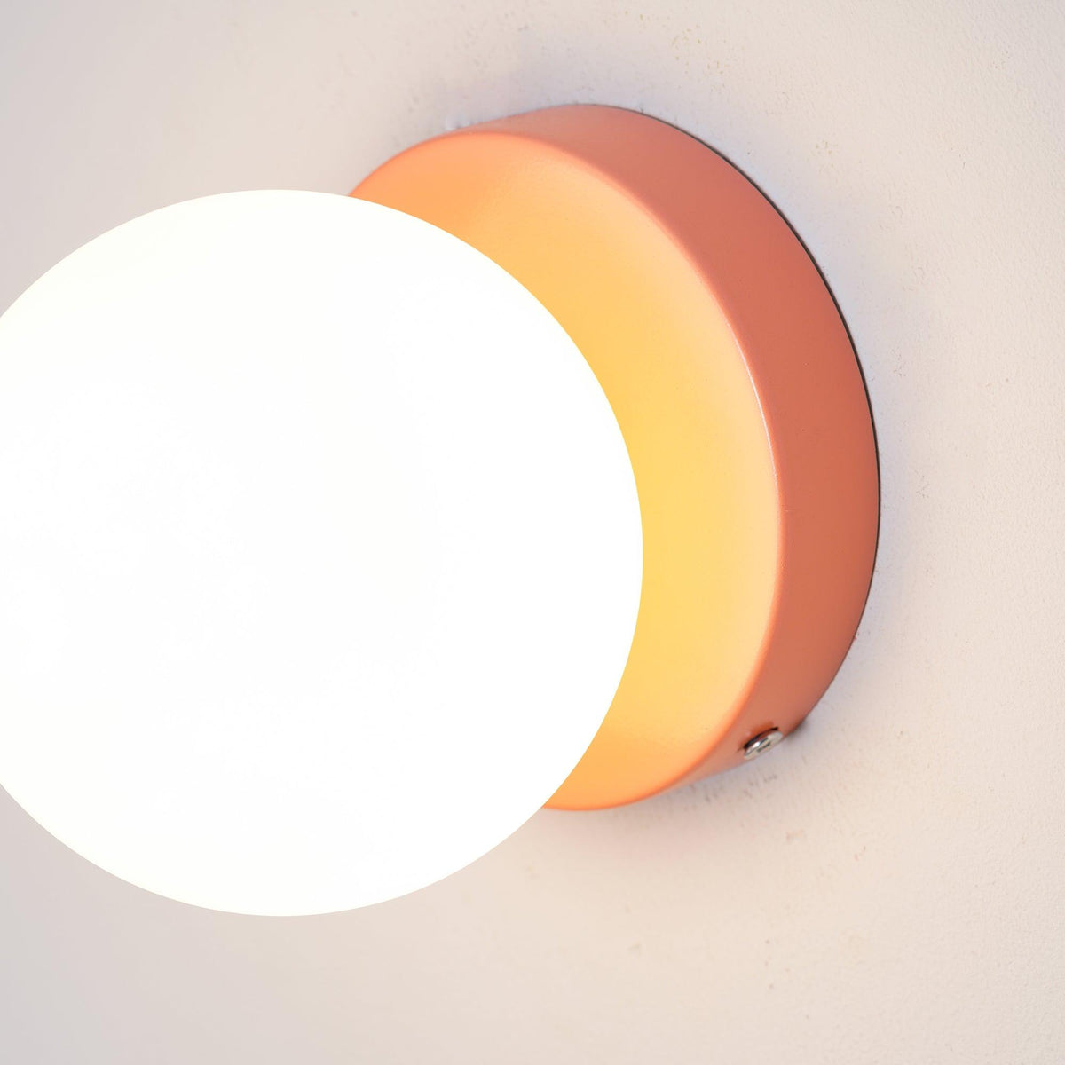 Celarella zeitgenössische minimalistische Wandleuchte aus Glas