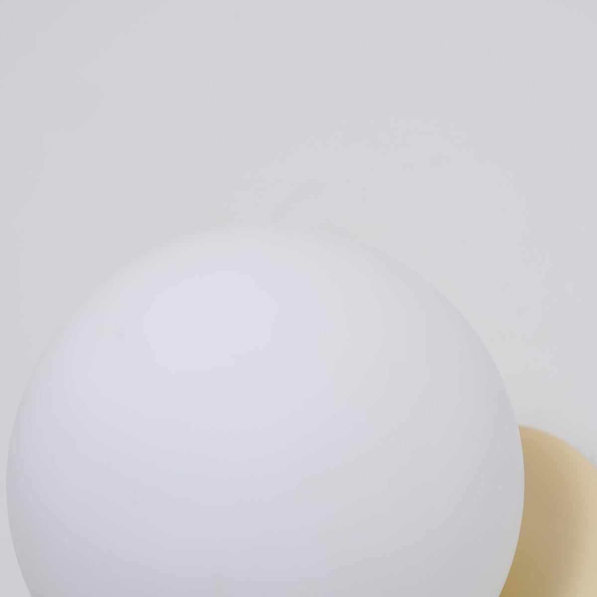 Celarella zeitgenössische minimalistische Wandleuchte aus Glas