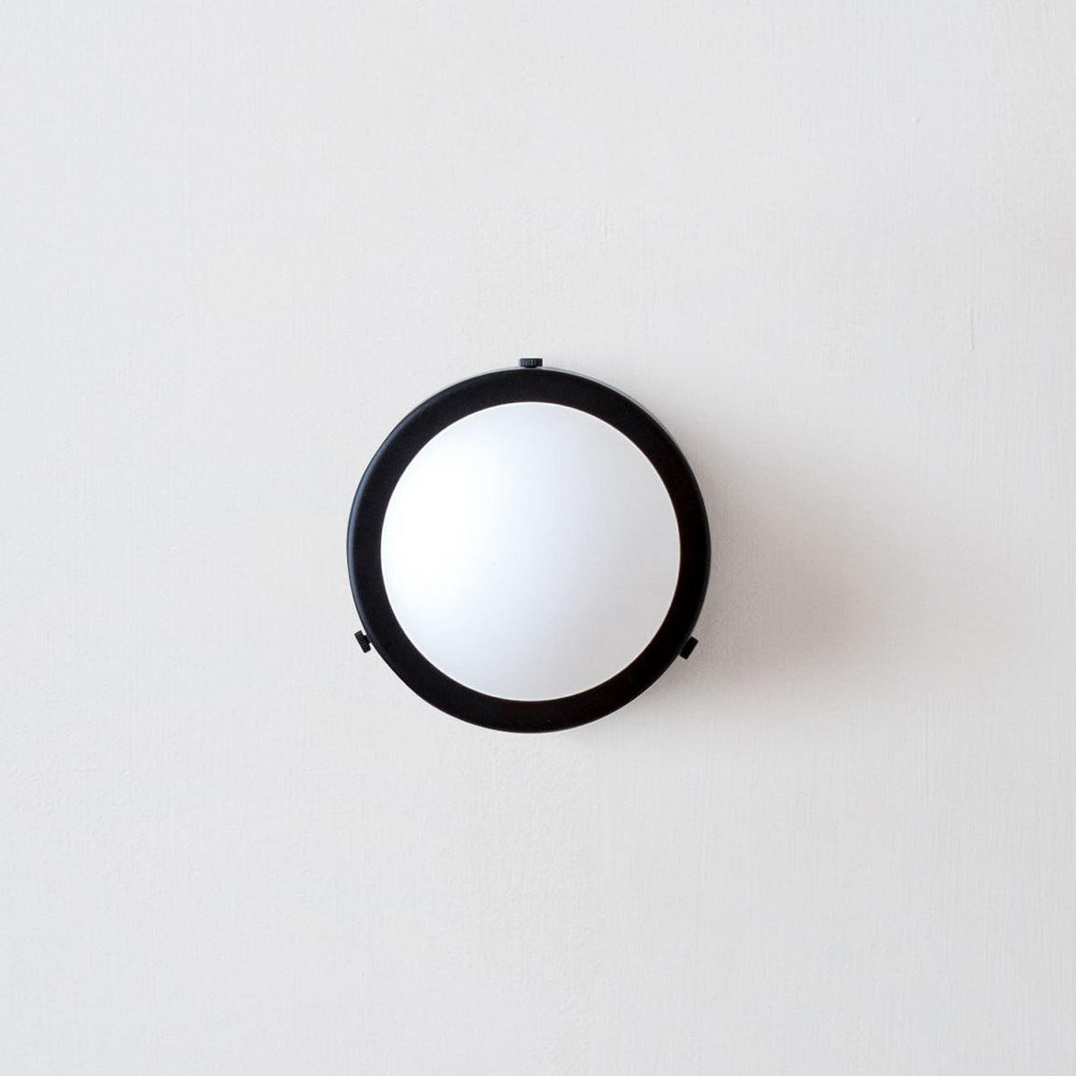 Celarella zeitgenössische minimalistische Wandleuchte aus Glas