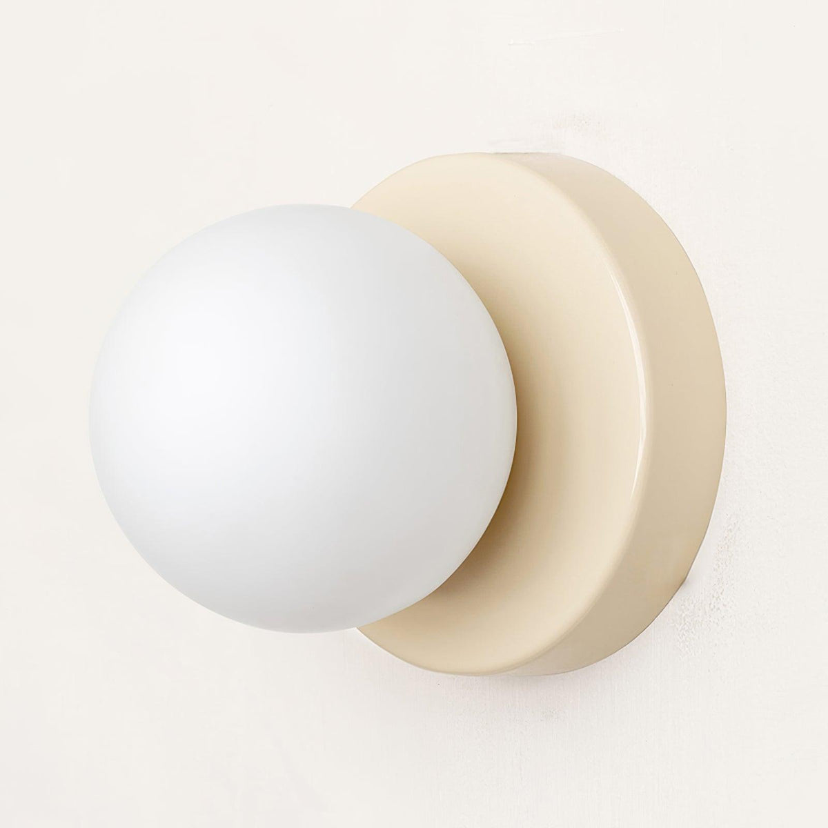 Celarella zeitgenössische minimalistische Wandleuchte aus Glas
