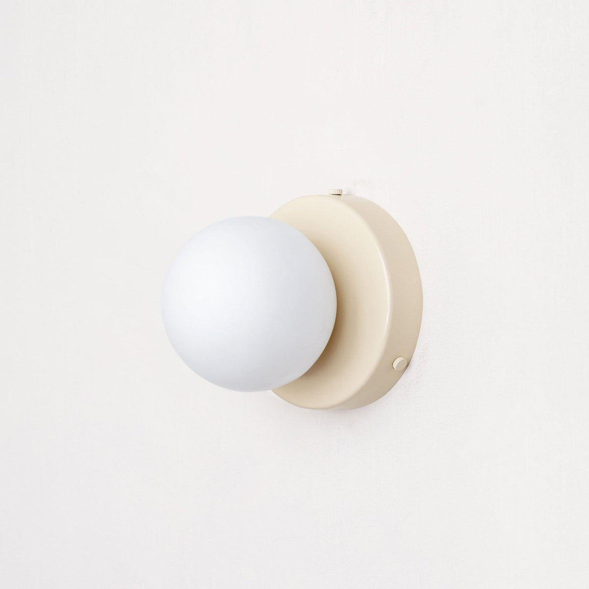 Celarella zeitgenössische minimalistische Wandleuchte aus Glas