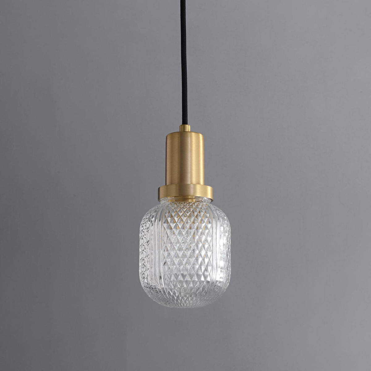 Cacarir Premium zeitgenössische Kunst-Messing-Glas-Pendelleuchte