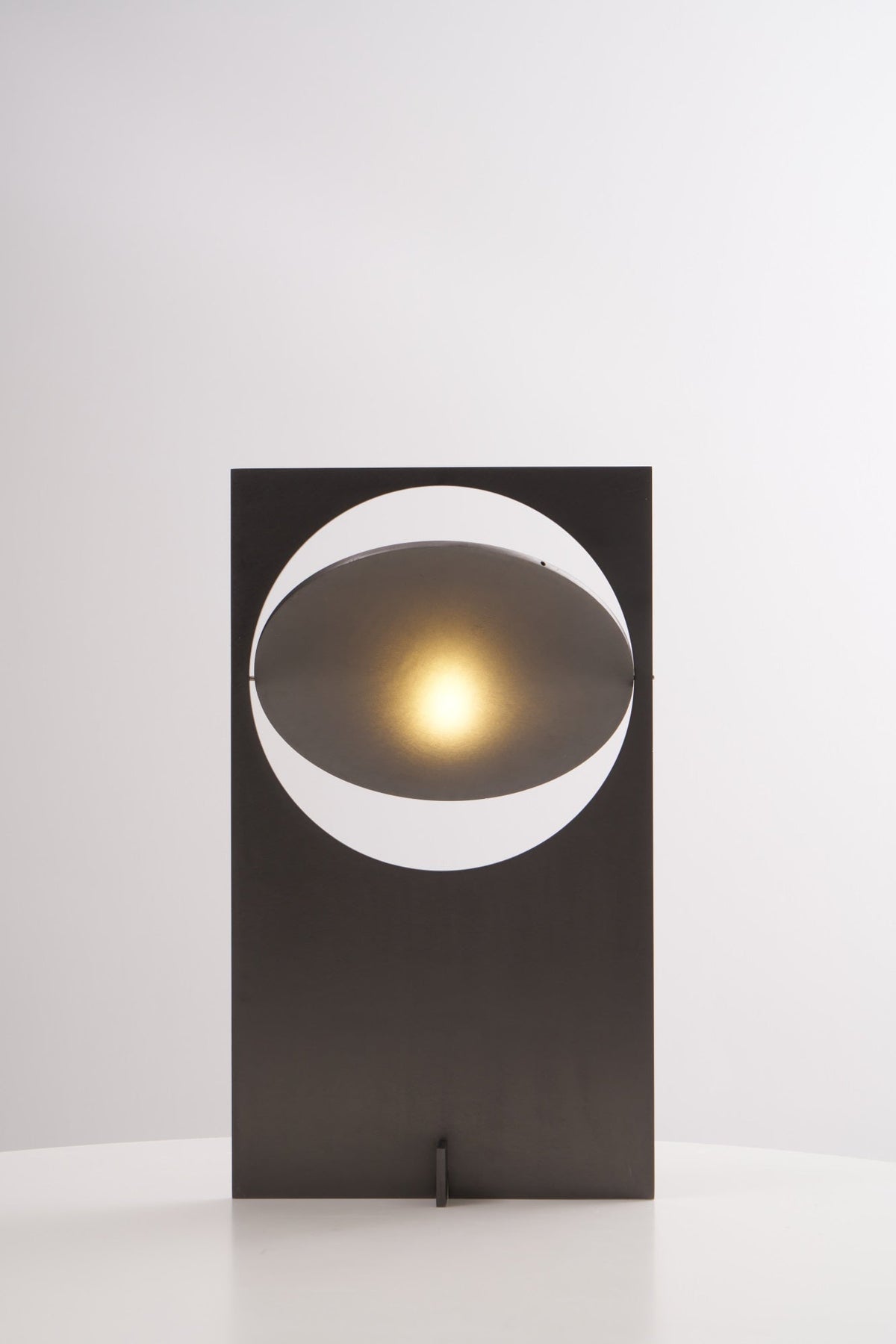 Sixor Steel futuristische Tischleuchte