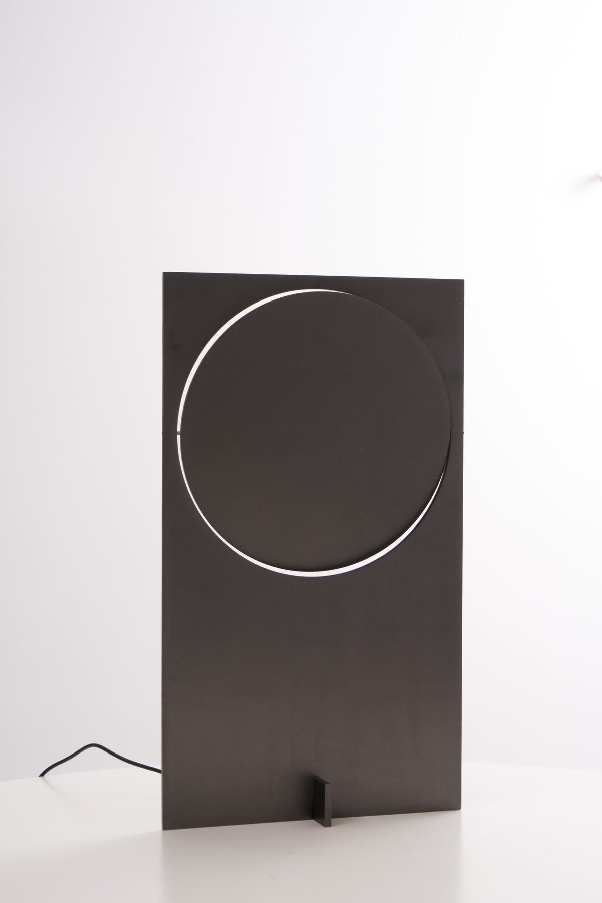 Sixor Steel futuristische Tischleuchte