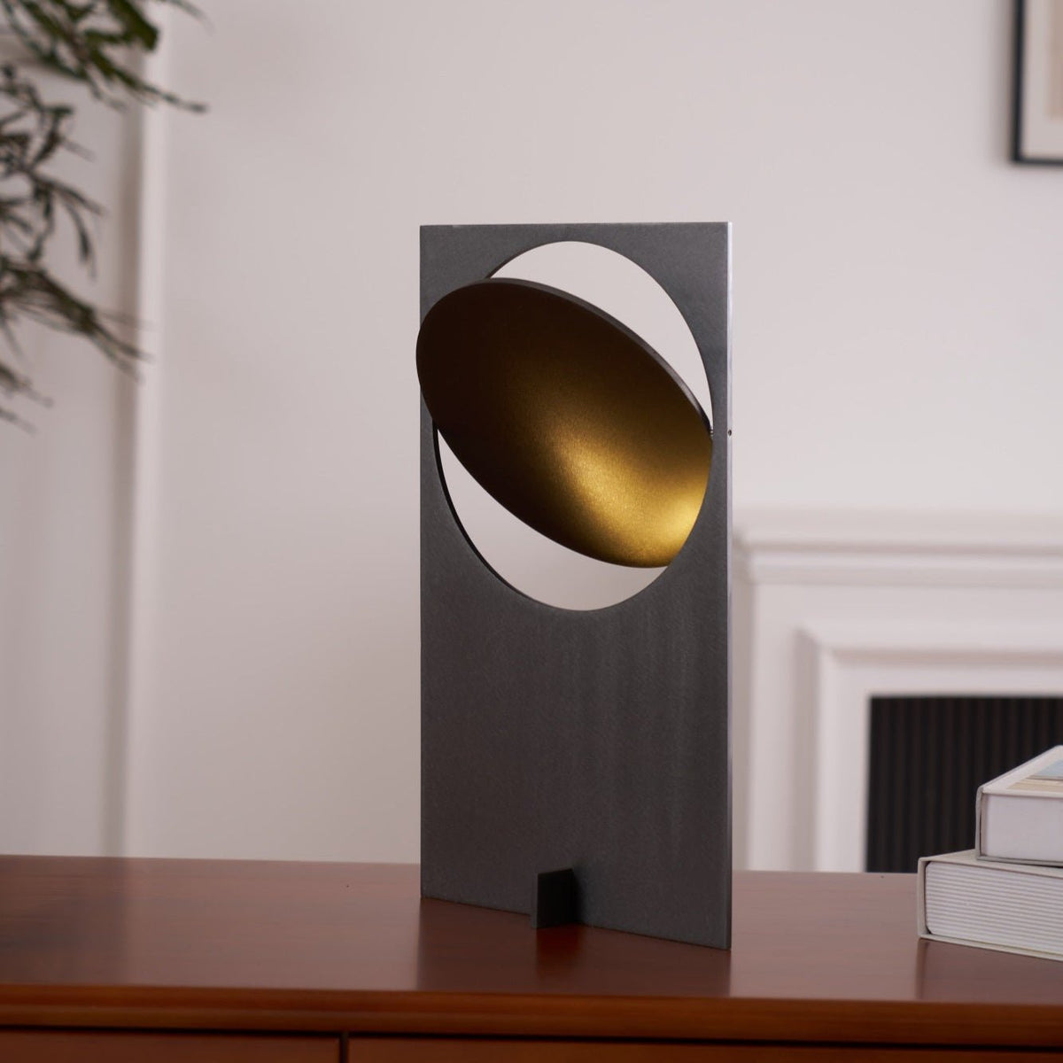 Sixor Steel futuristische Tischleuchte