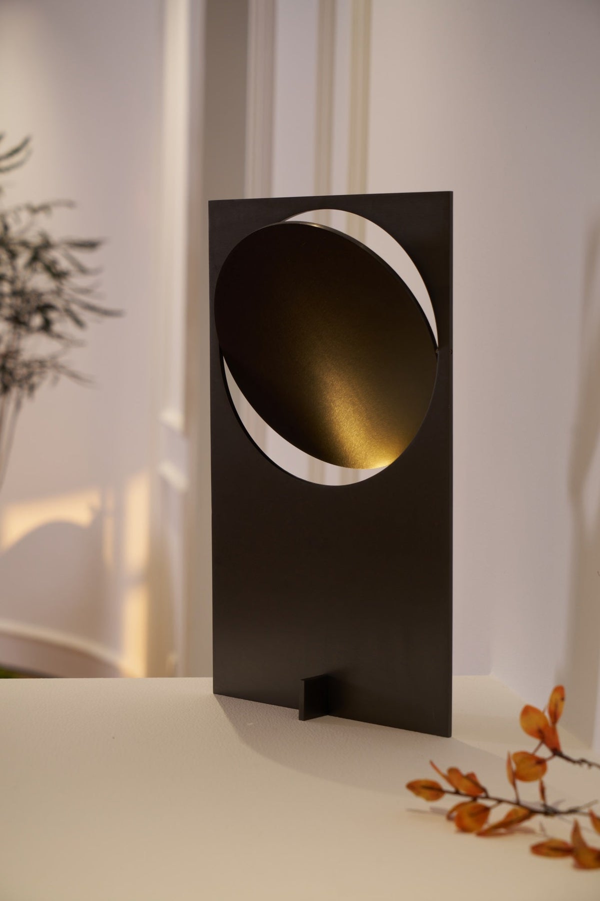 Sixor Steel futuristische Tischleuchte