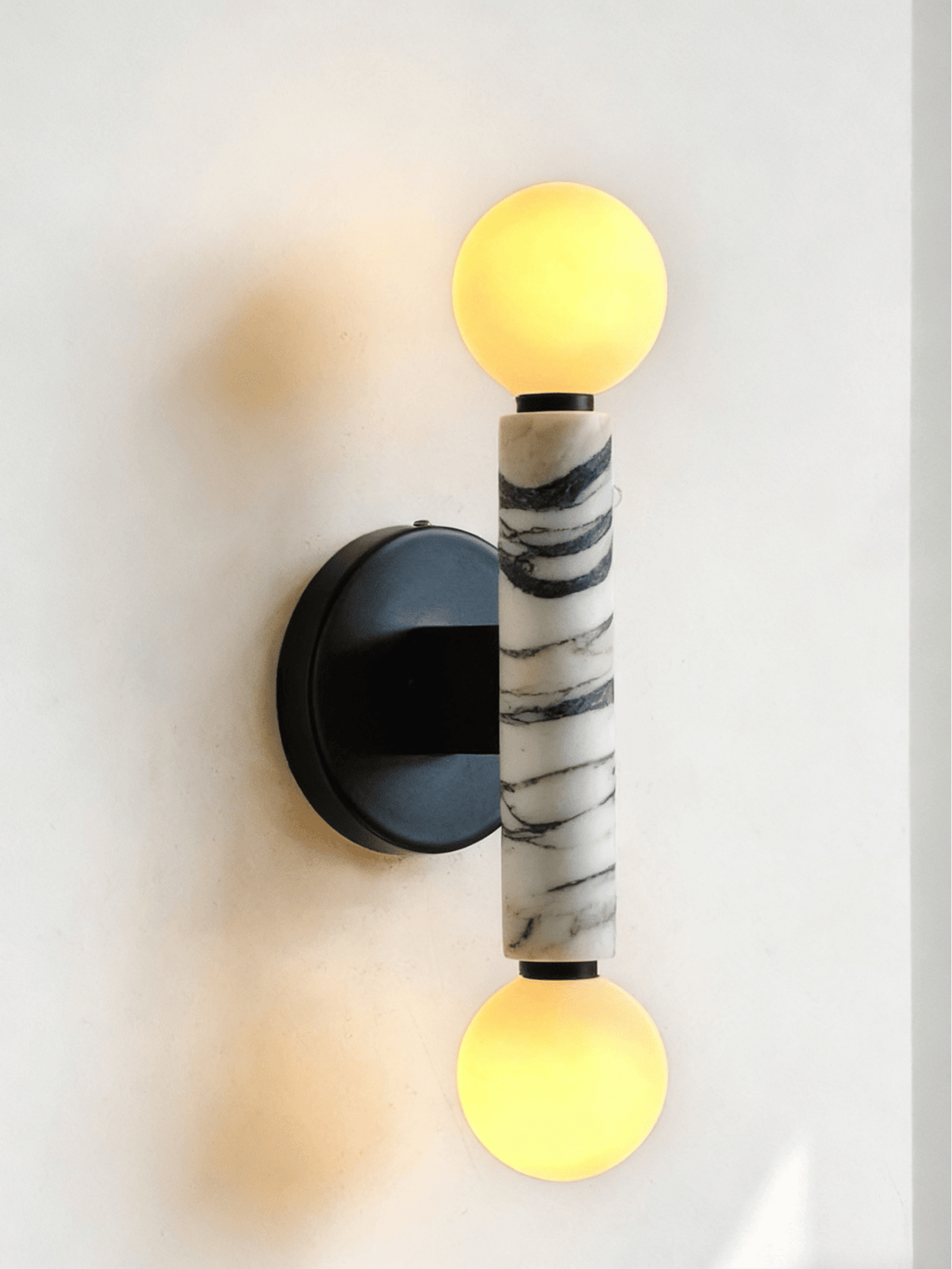 Oreleaine Orb Wandleuchte