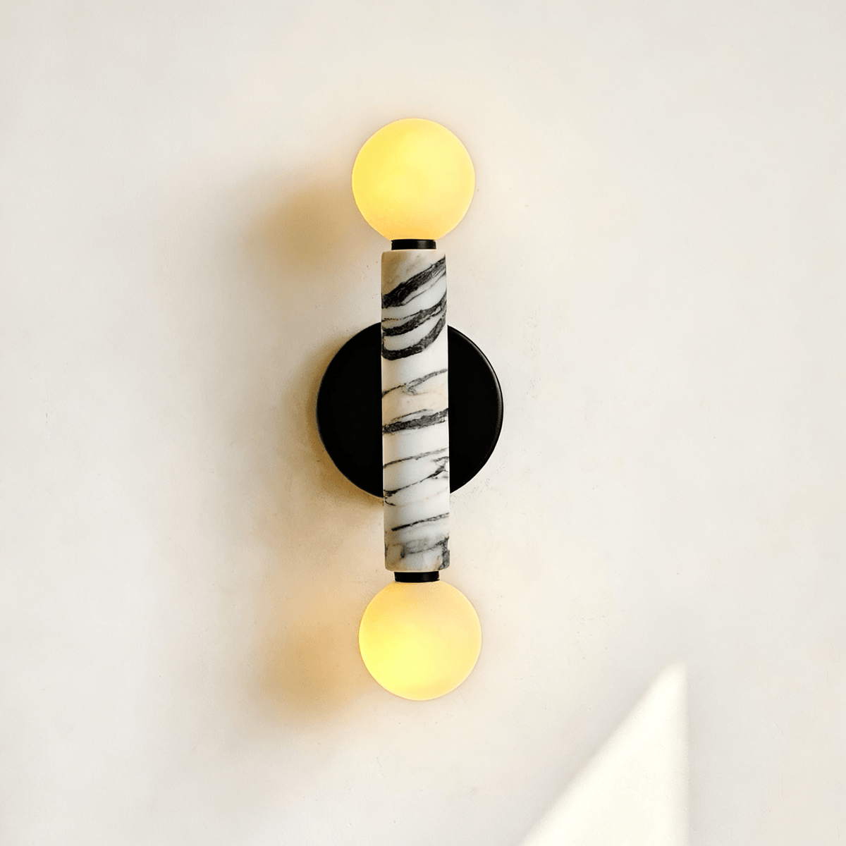 Oreleaine Orb Wandleuchte