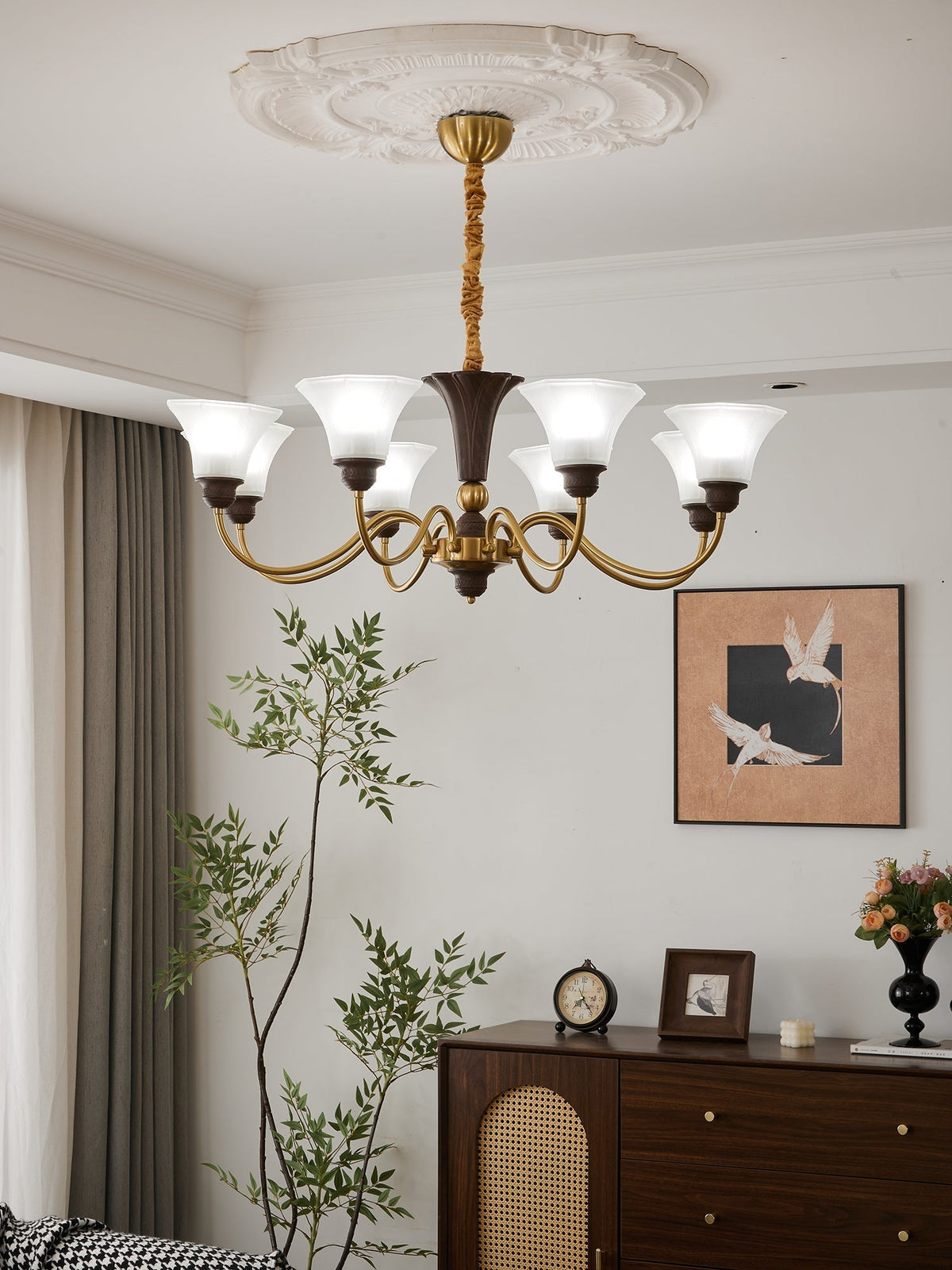 Ciphaen Kronleuchter aus Holz im Vintage-Stil mit traditionellem Eleganz-Look und Glas