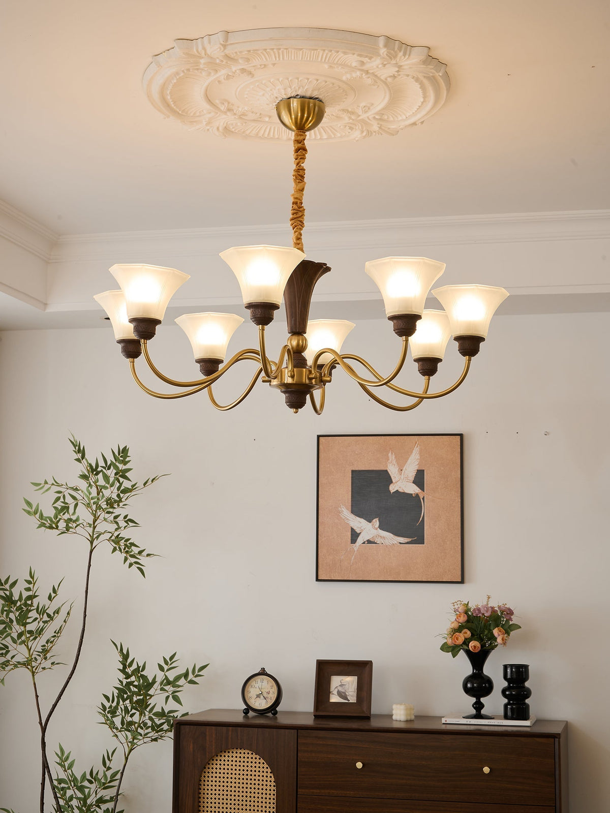 Ciphaen Kronleuchter aus Holz im Vintage-Stil mit traditionellem Eleganz-Look und Glas