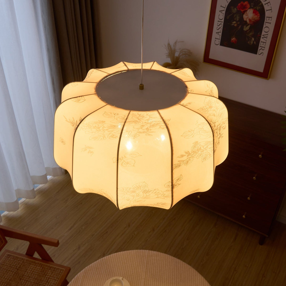 Sylaeria Pendelleuchte aus Holz und Stoff