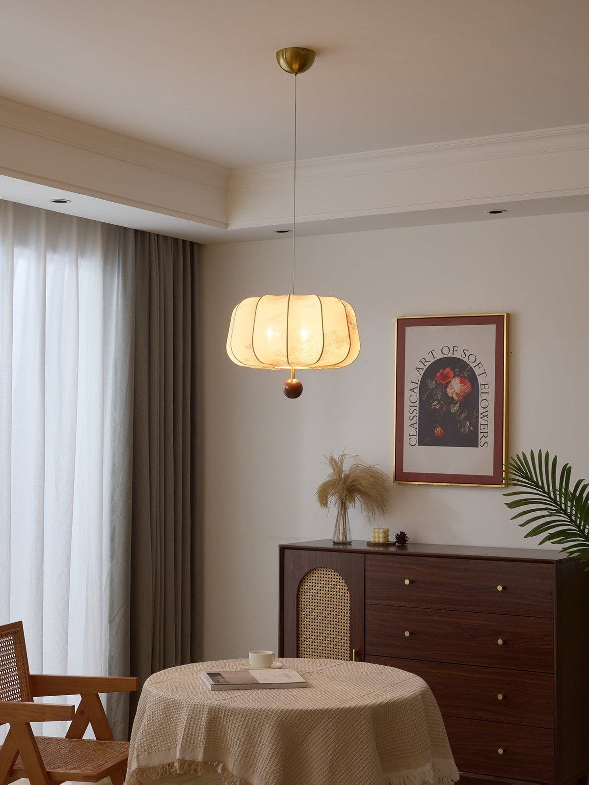 Sylaeria Pendelleuchte aus Holz und Stoff