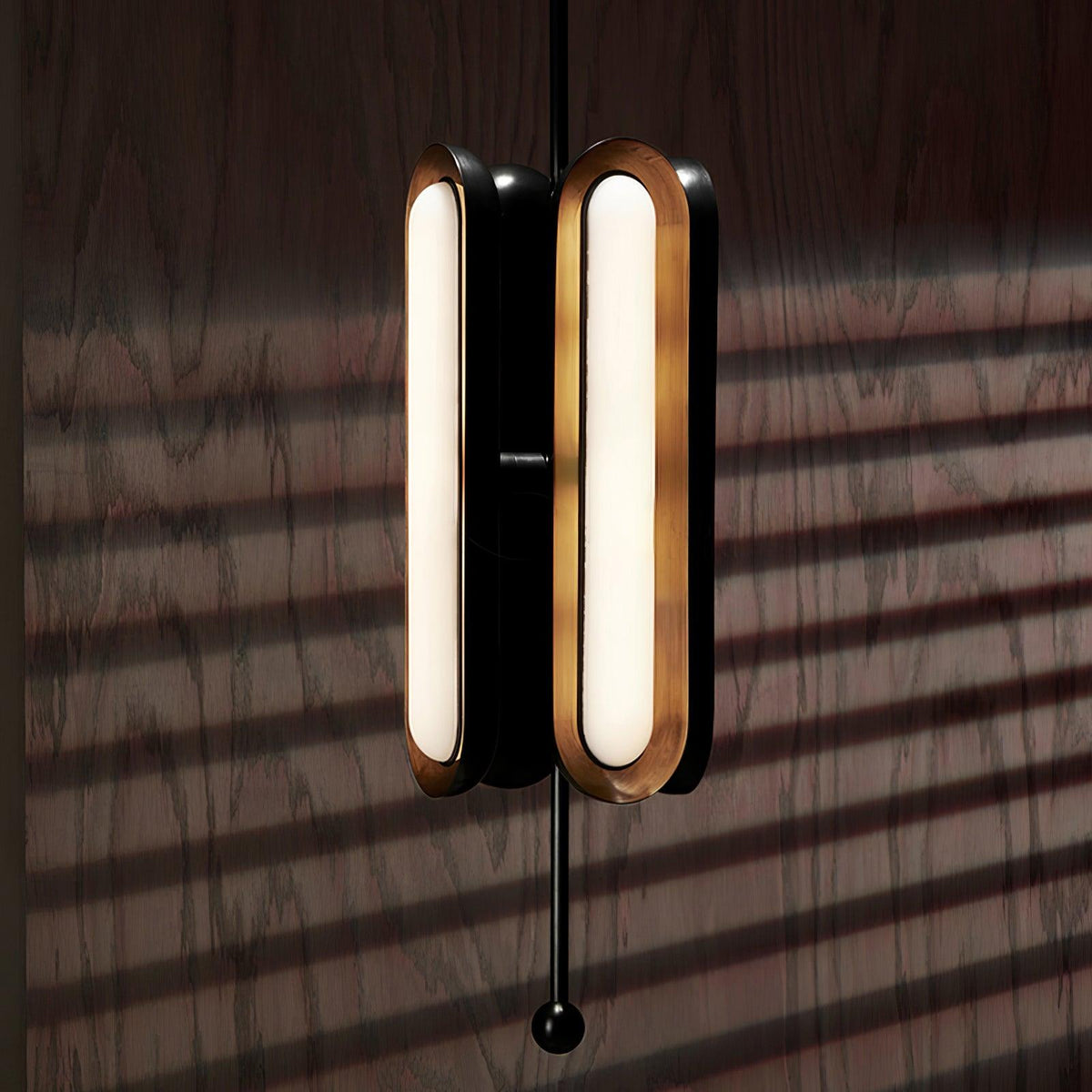 Lyvinaris Geometrische Pendelleuchte aus Messing in linearer Form