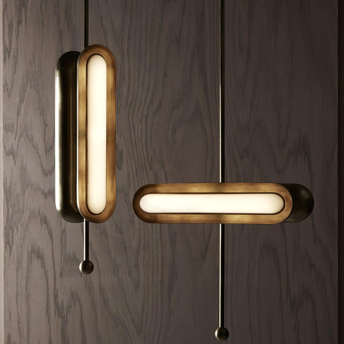 Lyvinaris Geometrische Pendelleuchte aus Messing in linearer Form