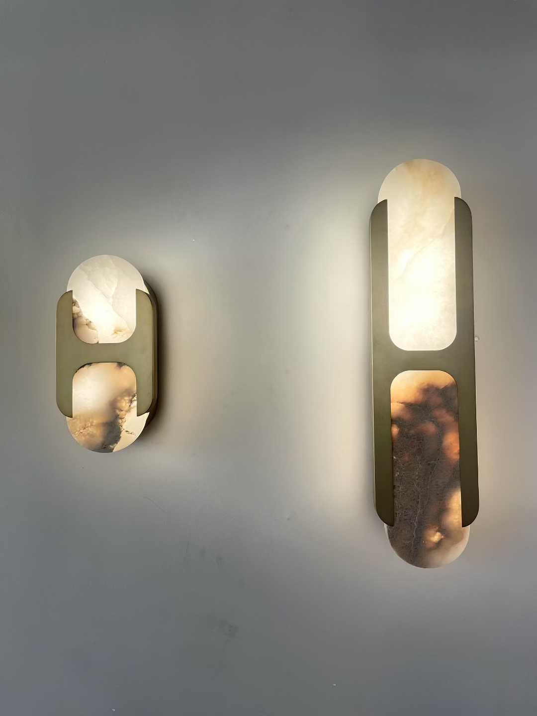 Lylaearis Alabaster-Wandleuchte