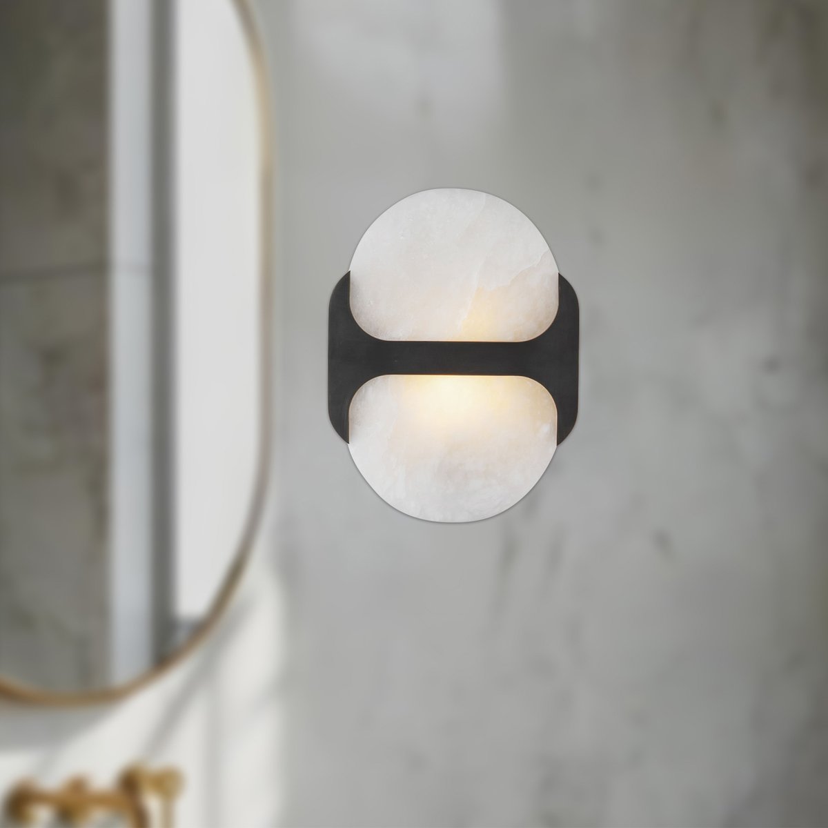 Ulthaora Doppelkugel-Wandleuchte aus Alabaster