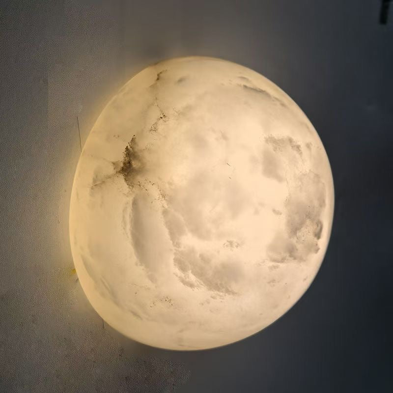 Nyraean Alabaster-Wandleuchte