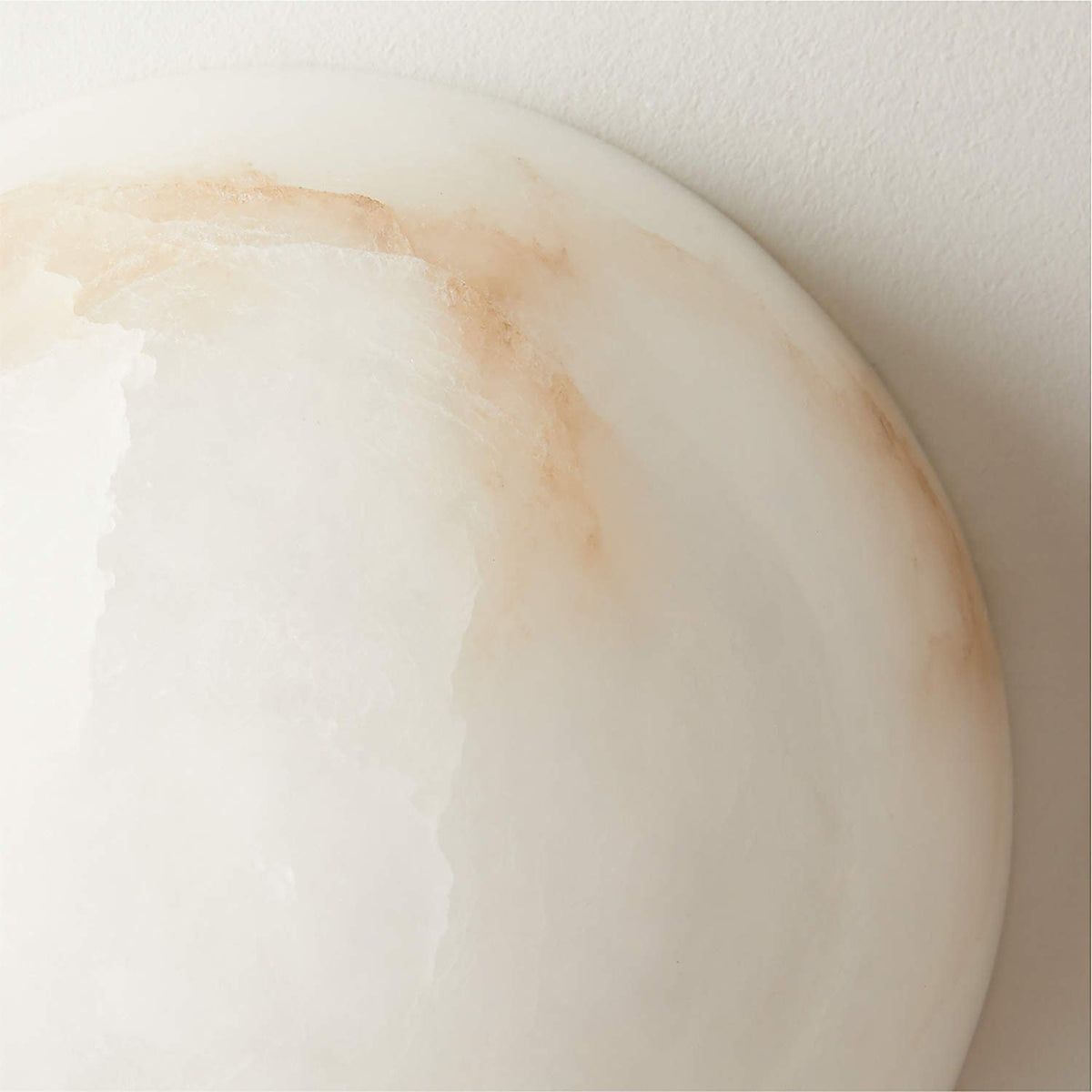 Nyraean Alabaster-Wandleuchte