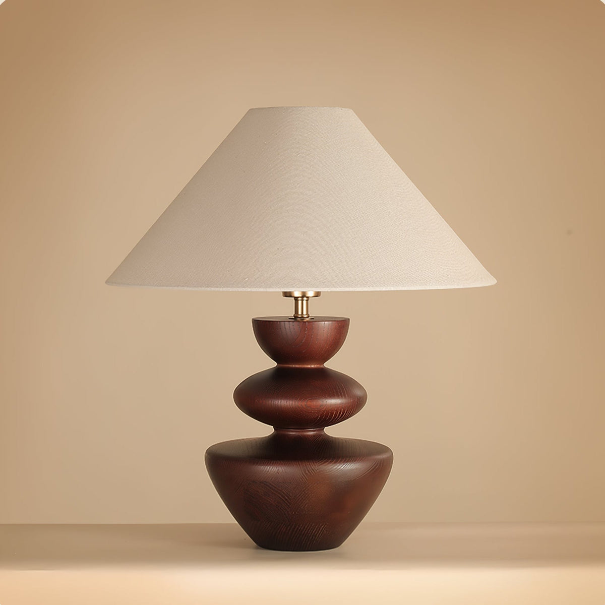 Joanne Tischlampe aus Holz im Vintage-Stil