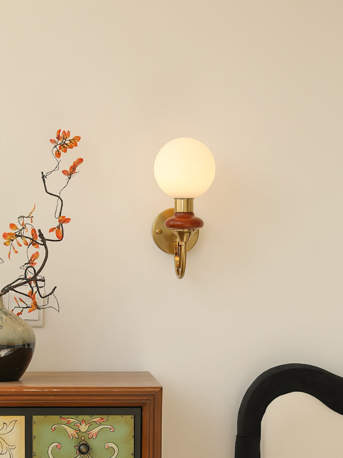 Bela Premium zeitgenössische Kunstglas-Wandleuchte