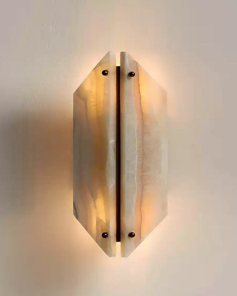 Zynx moderne Wandleuchte aus weißem Alabaster mit Kieselsteinform