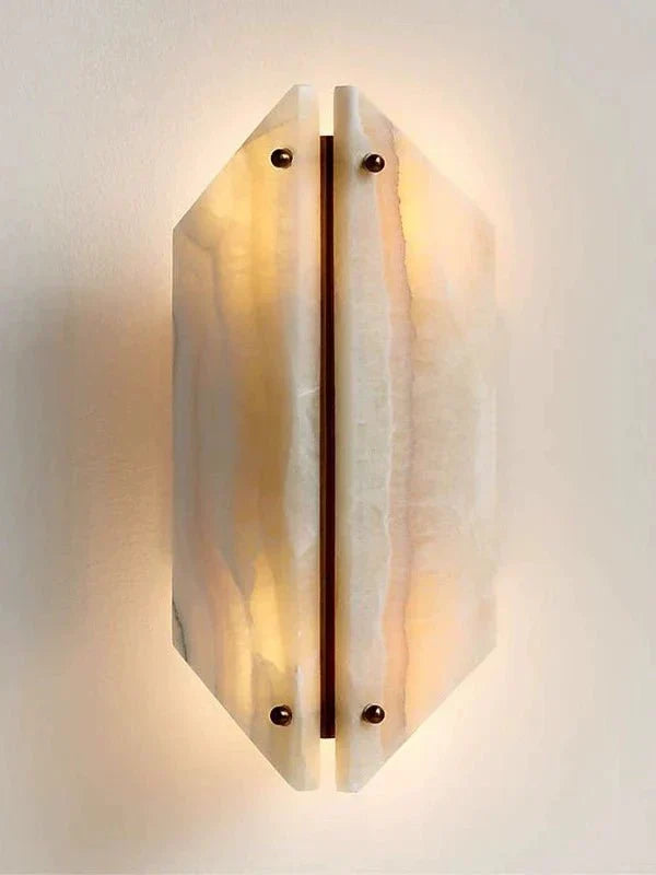 Zynx moderne Wandleuchte aus weißem Alabaster mit Kieselsteinform