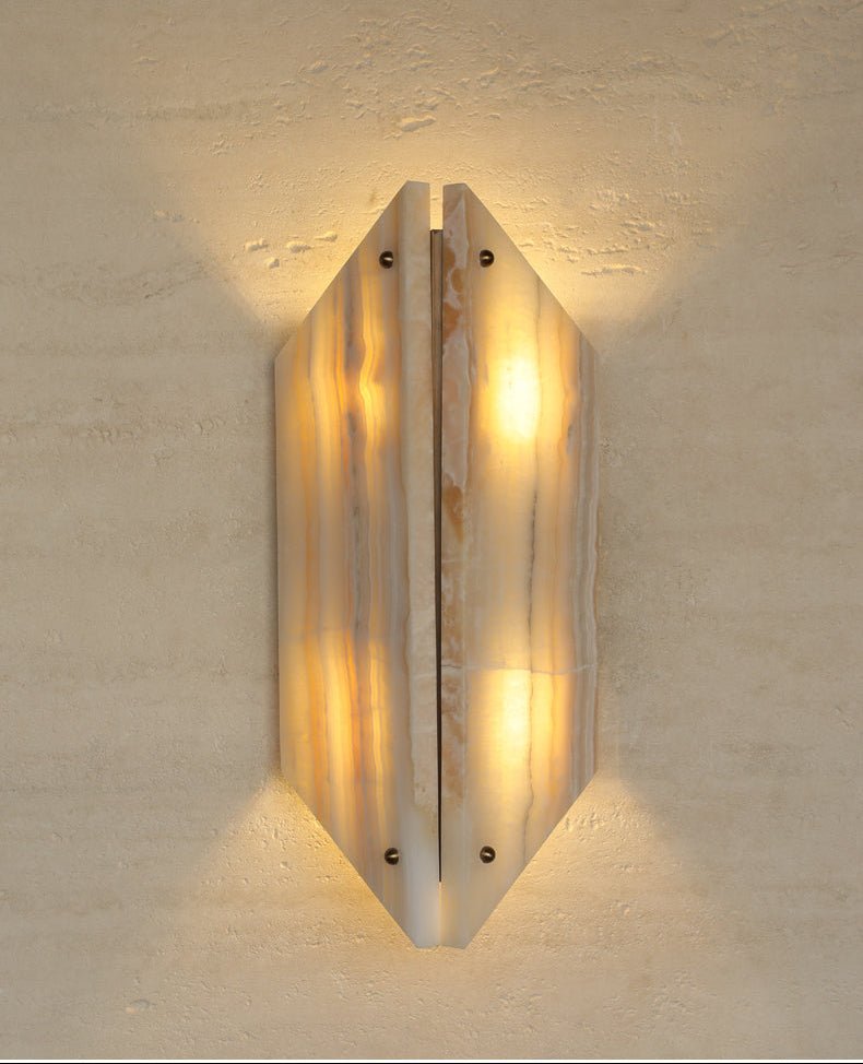 Zynx moderne Wandleuchte aus weißem Alabaster mit Kieselsteinform
